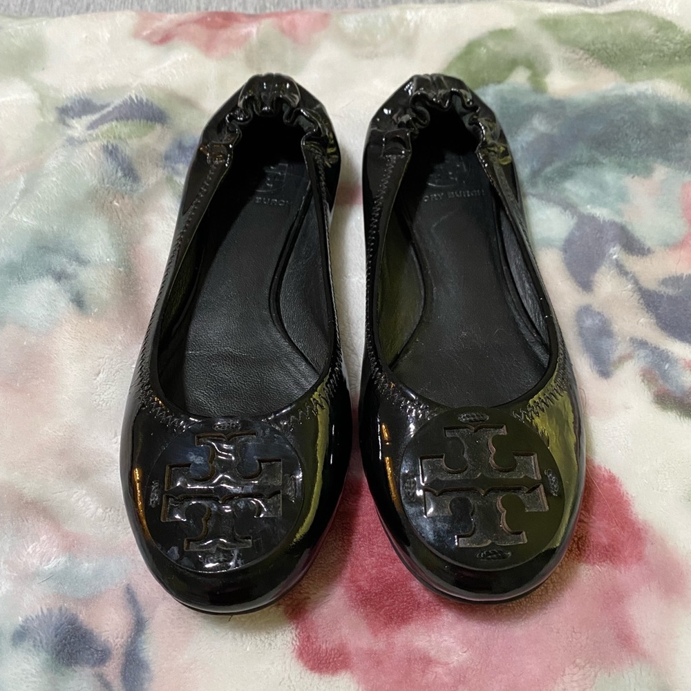 Tory Burch ballet flats size 6 black gently used
